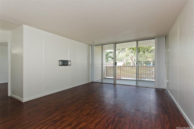 $415,000 | 95-055 Waikalani Drive, Unit H202 | Waipio Acres