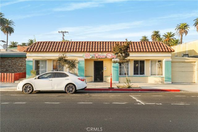 $1,250,000 | 725 East Artesia Boulevard | North Long Beach