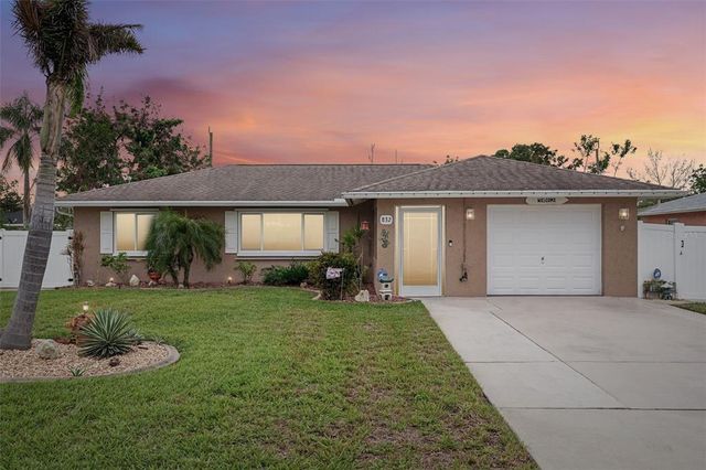 $459,900 | 832 Pineland Avenue | Venice Edgewood