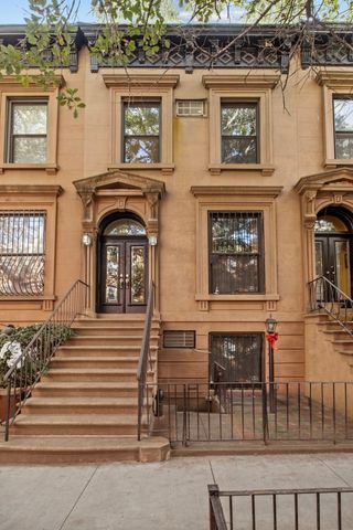 $9,500 | 408 Sackett Street | Carroll Gardens