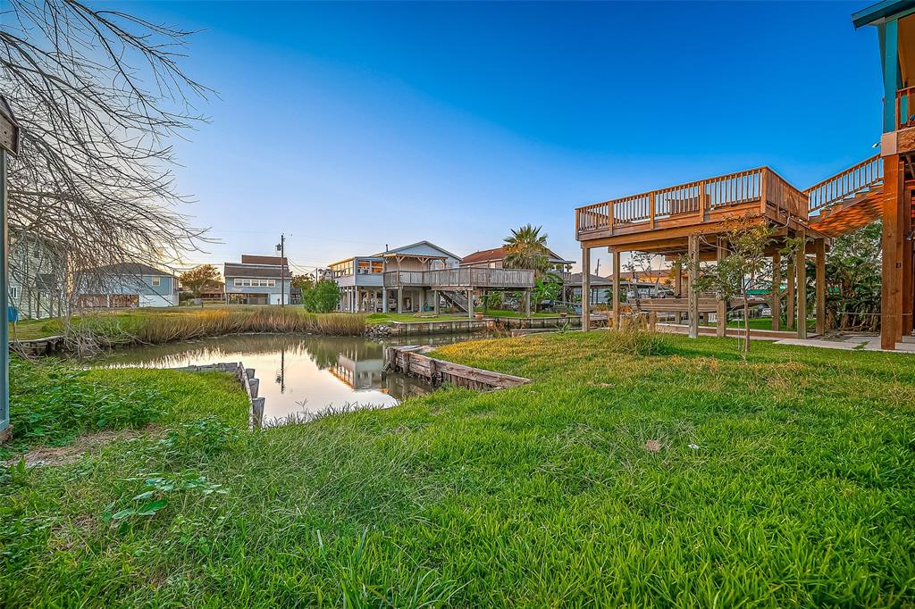 a view of a house with a big yard