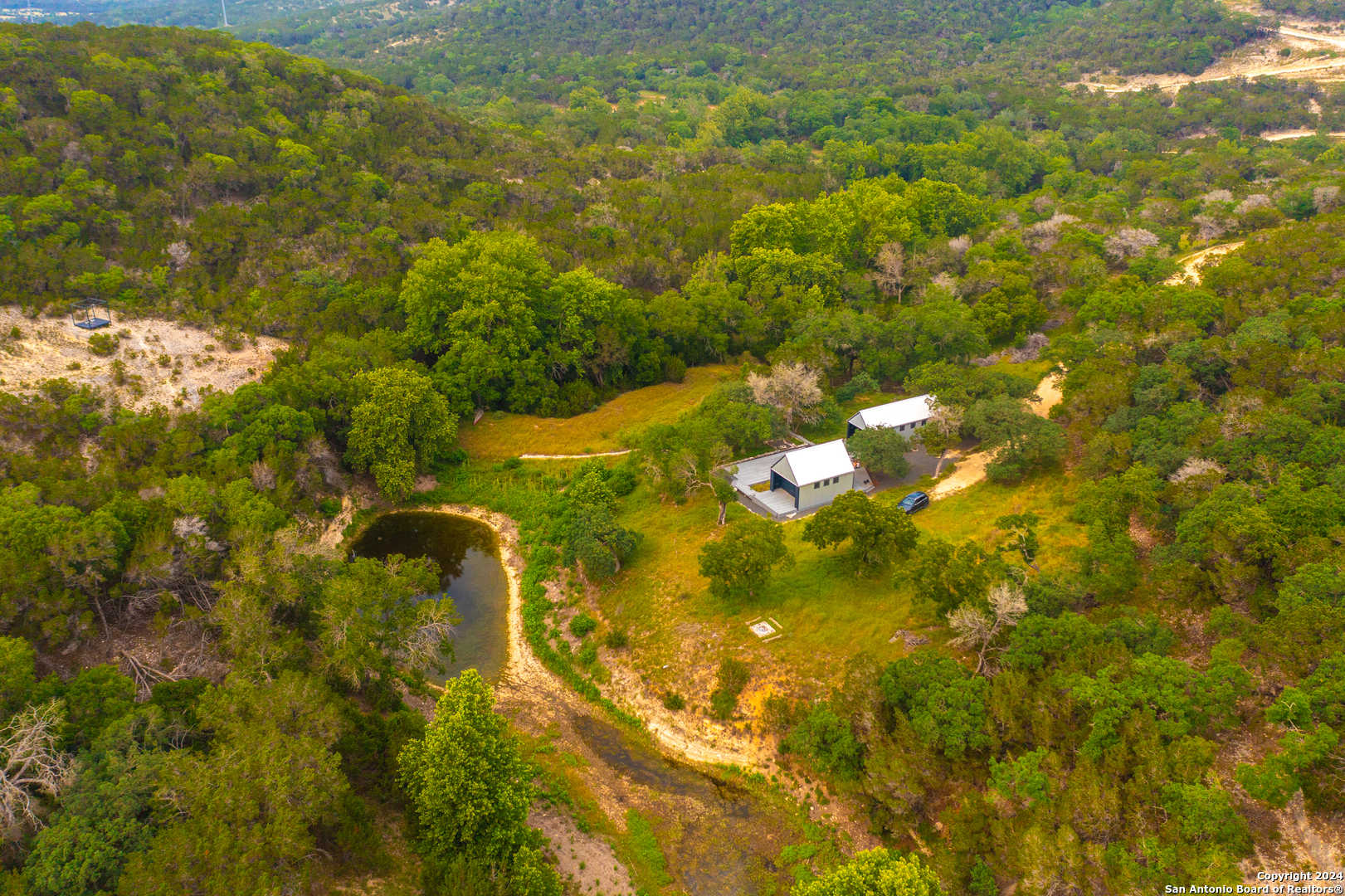 a view of a yard