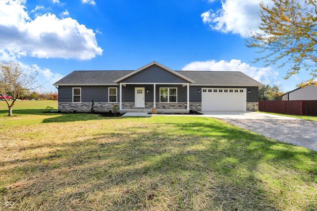 $375,000 | 7234 North Christopher Lane | Moral Township - Shelby County