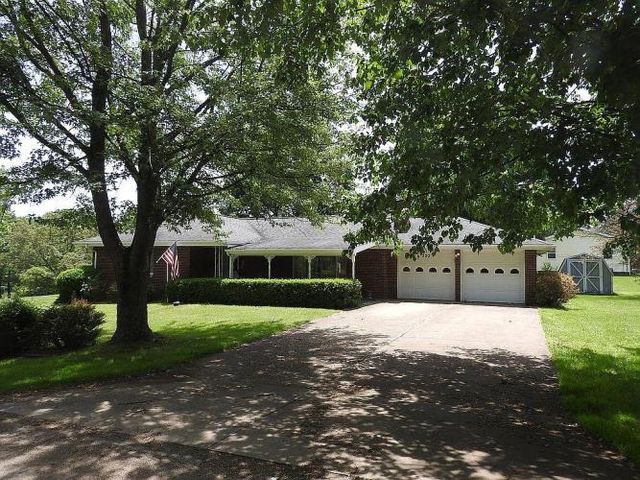 $290,000 | 202 Maplewood Drive | Center Township - Butler County