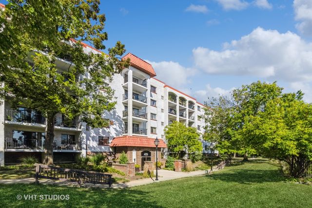 $227,900 | 475 Plum Creek Drive, Unit 504 | Wheeling