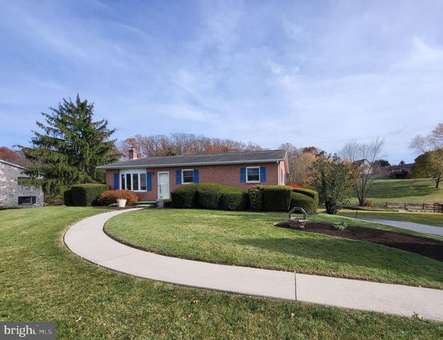 $318,000 | 110 Jameslee Drive | Hamilton Township - Franklin County