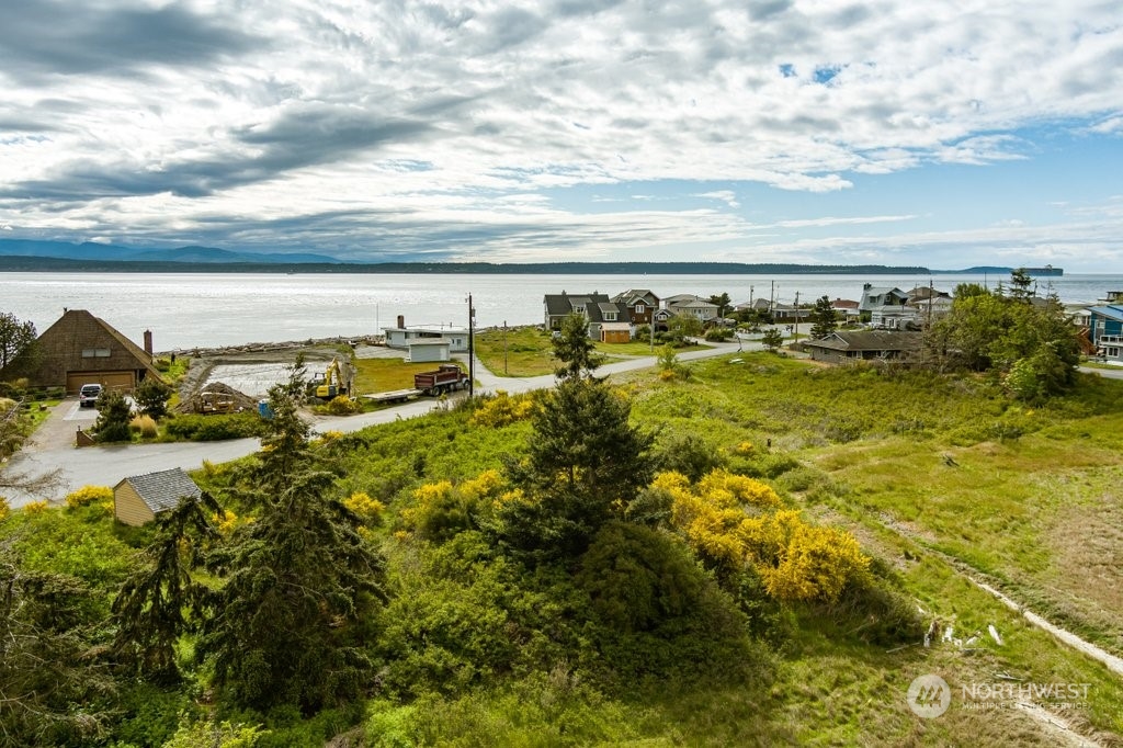 a view of a lake with houses