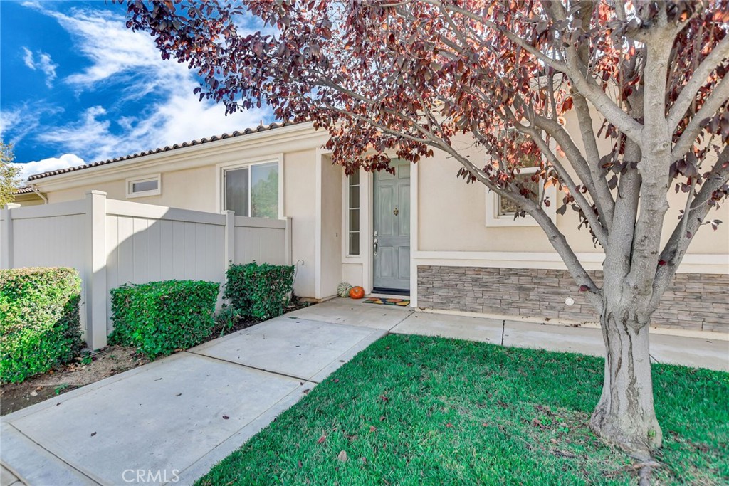 1744 Desert Poppy Lane Beaumont CA 92223 Compass