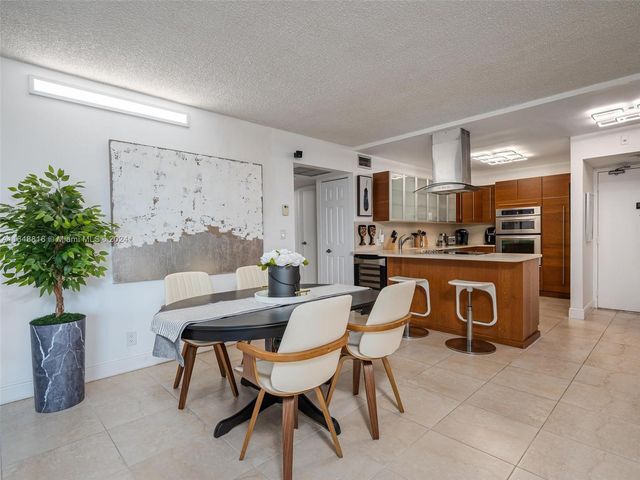 $379,000 | 20379 West Country Club Drive, Unit 1239 | Aventura