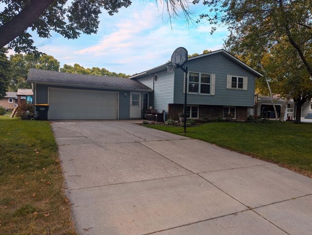 $284,900 | 616 26th Avenue Southwest | Willmar