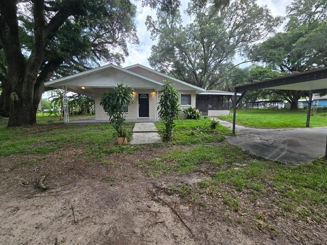 $199,900 | 5904 Plaza View Drive | Zephyrhills West