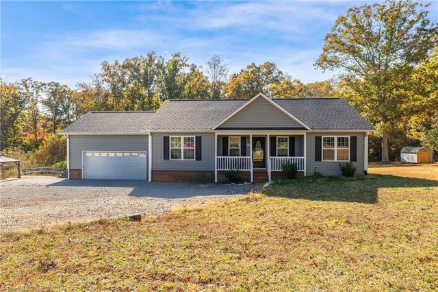 $325,000 | 4695 Kennedy Road | Trinity Township - Randolph County