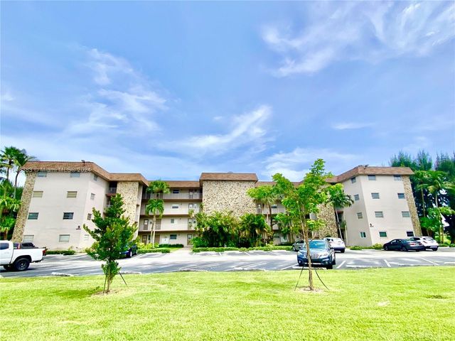 $2,100 | 2500 Southwest 81st Avenue, Unit 402 | Arrowhead Condominium