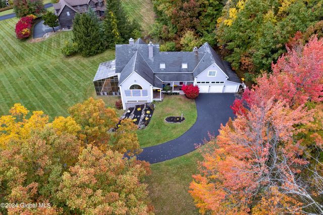 $959,000 | 18 Indian Pipe Drive | North Greenbush