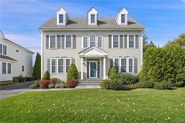 $1,395,000 | 5 Legendary Circle | Rye Brook