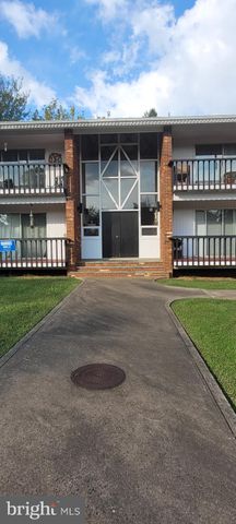 $1,300 | 111 Green Street, Unit 5 | Warrenton