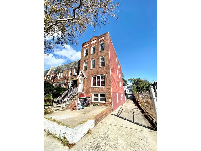 $1,500,000 | 2077 East 28th Street | Madison