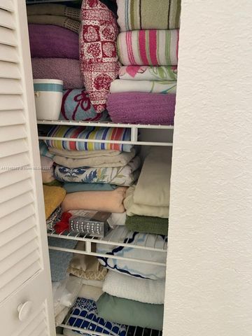 Estantes para closet for Sale in Miami, FL - OfferUp