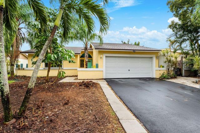 $3,600 | 9092 Affirmed Lane | Boca Gardens