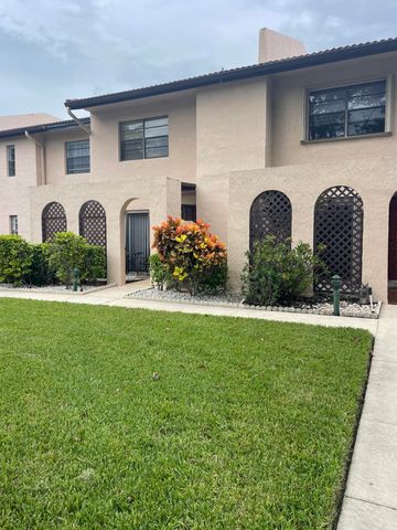 $2,500 | 9259 Vista Del Lago, Unit 18G | Boca Lago