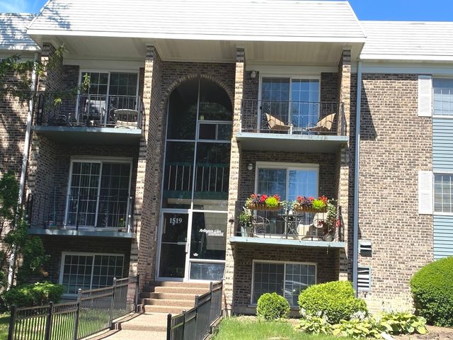 $1,650 | 1519 North Windsor Drive, Unit 312 | Arlington Heights