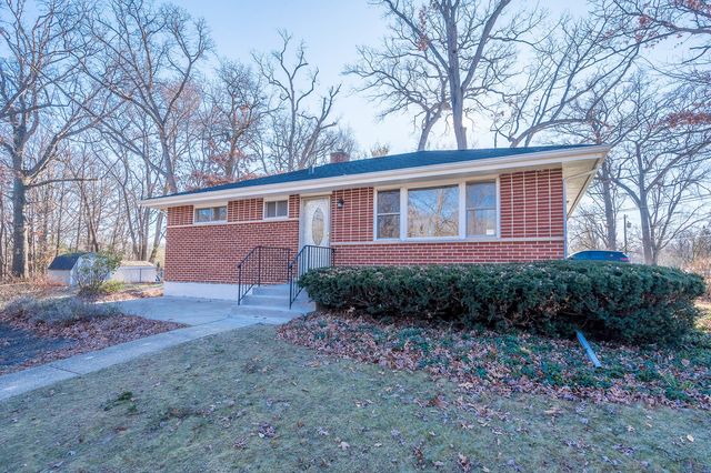 $369,900 | 191 Juneway Terrace | Great Lakes Central