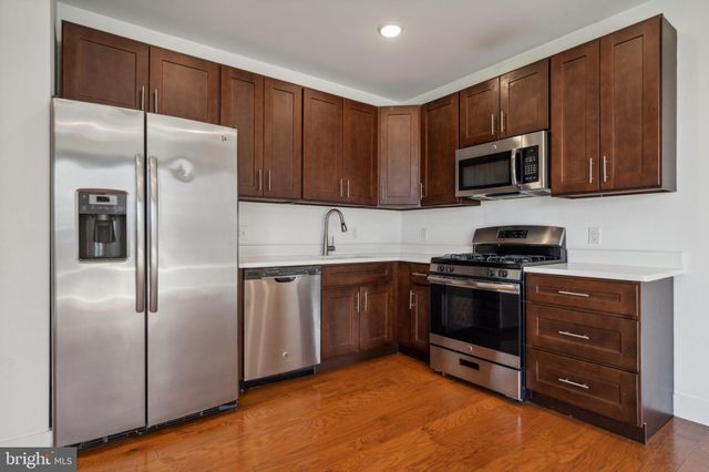 $205,000 | 1637 Poplar Street, Unit 2F | Francisville