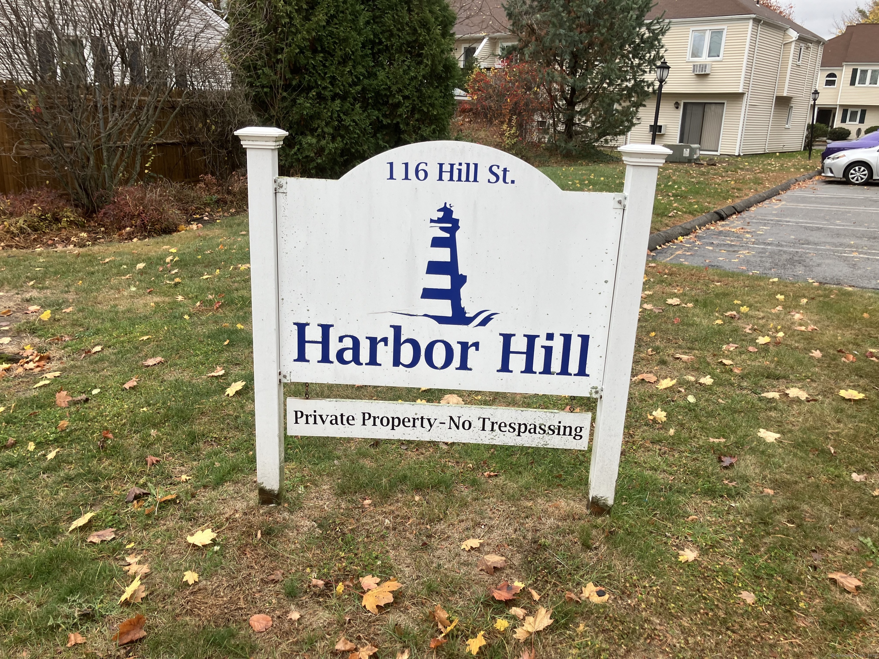 Welcome to Harbor Hill Condominiums!