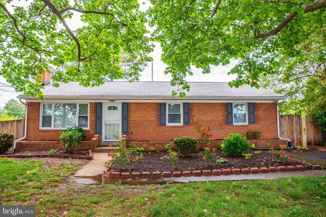 $484,900 | 948 White Oak Drive | Oxon Hill