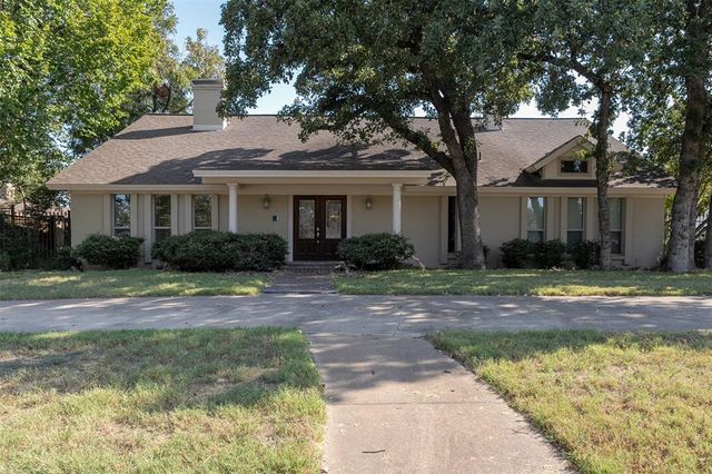 $589,000 | 12 Country Club Court | Northwest Central Arlington