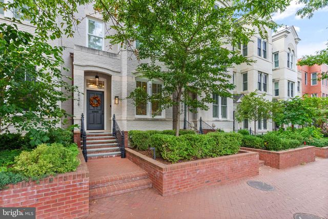 $2,600,000 | 424 3rd Street Northeast | Capitol Hill