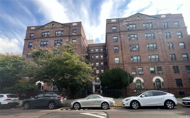 $468,000 | 144-80 Sanford Avenue, Unit 4J | Flushing