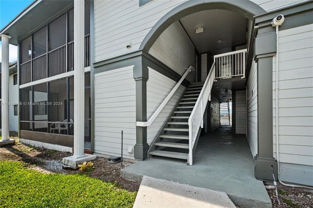 $260,000 | 468 Northeast 206th Lane, Unit 105 | Ives Estates