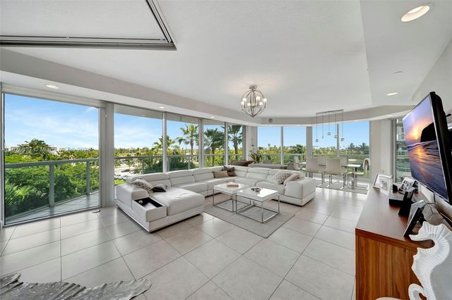 $1,050,000 | 6001 North Ocean Drive, Unit 402 | North Beach