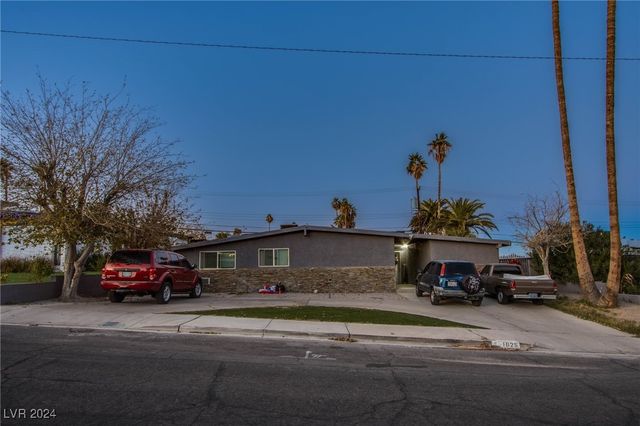 $459,900 | 1625 East Phillips Avenue | Francisco Park