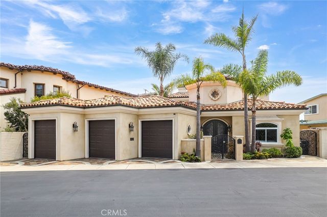 $7,500,000 | 34 Balboa Coves | West Newport-Lido