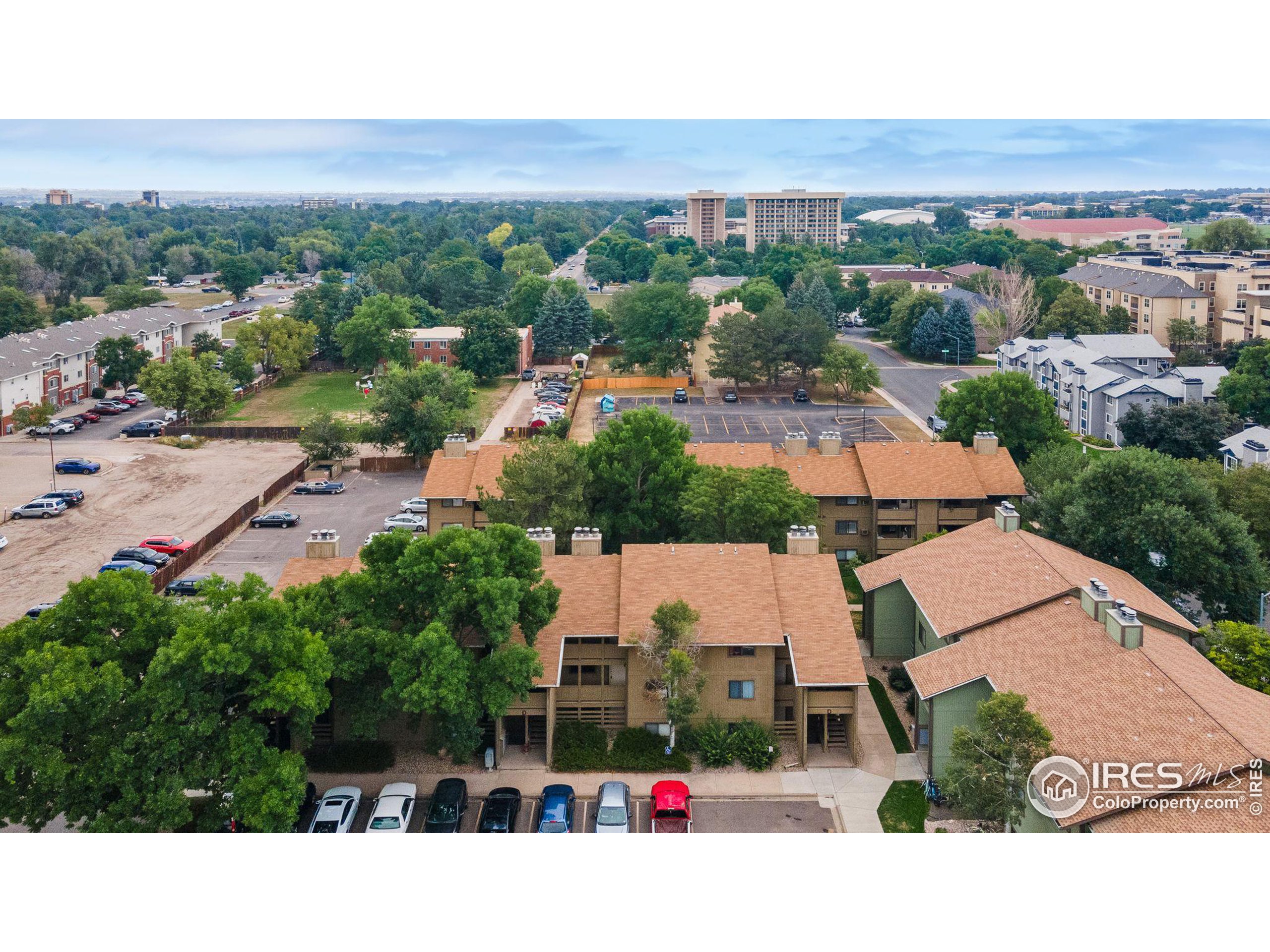 an aerial view of multiple house