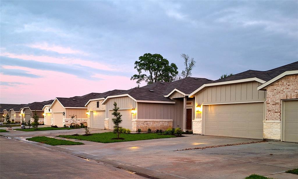 DUPLEXES AT DOBBIN MEADOWS