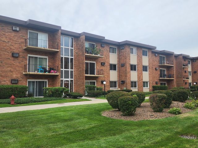 $184,000 | 4112 West 98th Street, Unit 204 | Oak Lawn