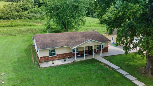 $385,000 | 2109 Madison 244 | Marquand Township - Madison County