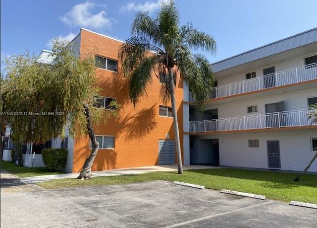 $2,000 | 11307 Southwest 200th Street, Unit 305B | South Miami Heights