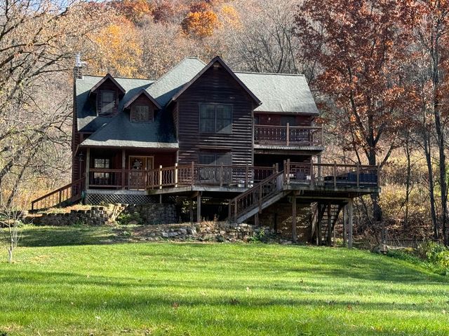 $899,900 | 30874 Highway 76 | Pleasant Hill Township - Winona County