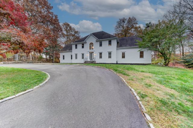 $1,890,000 | 140 Sherwood Farm Road | Fairfield