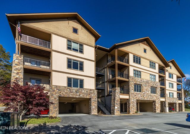 $410,000 | 224 Maggie Mack Lane, Unit 302 | Saddleback Ridge