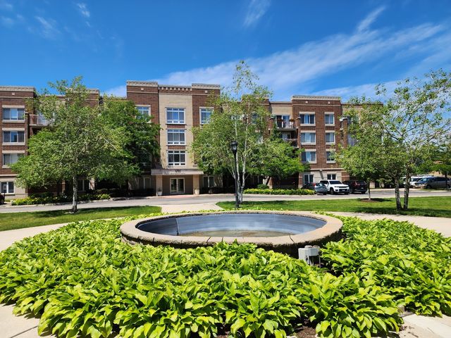 $274,000 | 6759 West Forest Preserve Avenue, Unit 201 | Dunning