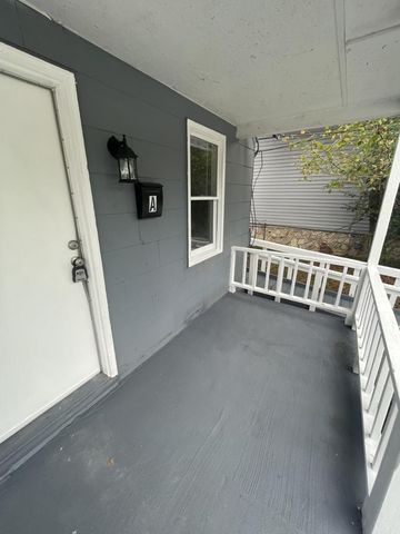 $895 | 732 Quarry Street, Unit A | Quarry Hill