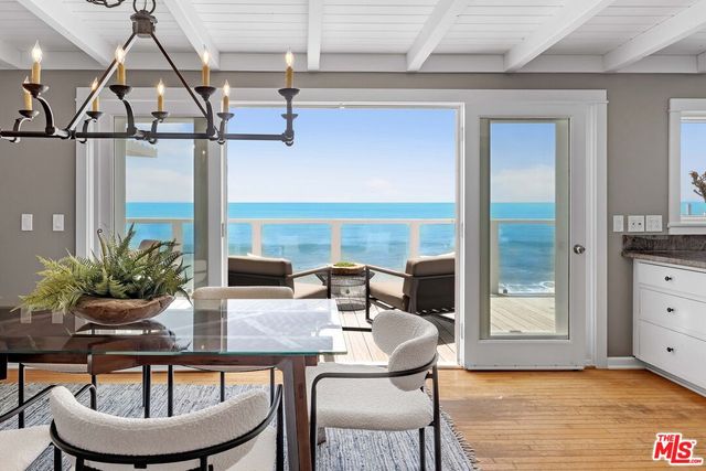 $6,988,000 | 25432 Malibu Road | Malibu Beach