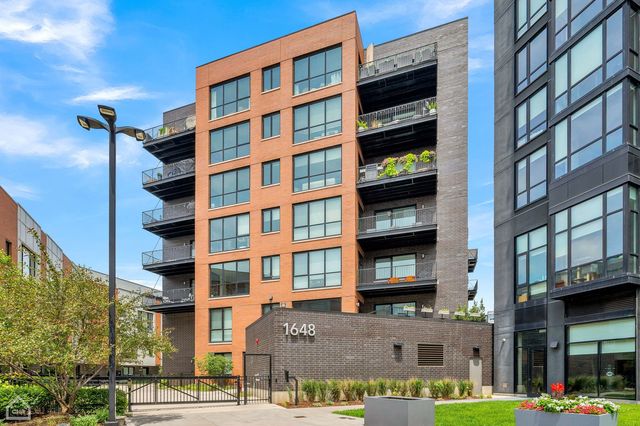 $839,500 | 1648 West Division Street, Unit 102 | Wicker Park