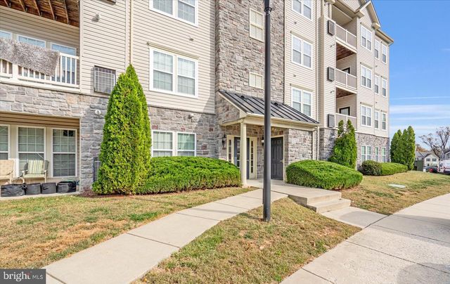 $1,875 | 5303 Wyndholme Circle, Unit 304 | Beechfield