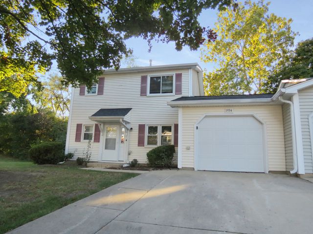 $279,900 | 1934 Wildwood Circle | Glendale Heights